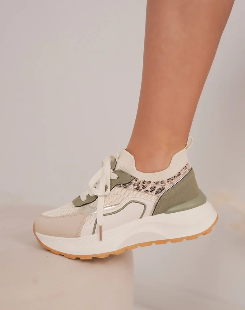 Basket femme beige clair à empiècements kaki et léopard avec grosse plate-forme