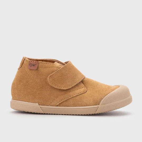 Igor Barefoot Tui Cognac