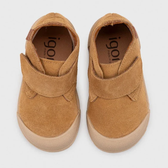 Igor Barefoot Tui Cognac
