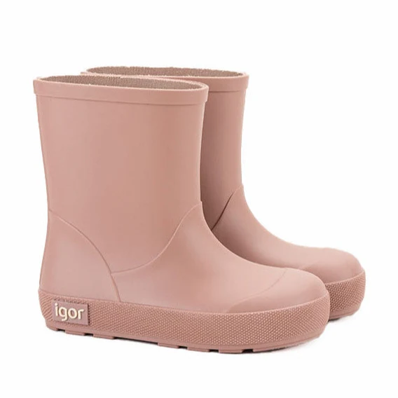 Igor Barefoot Yogi Rosa