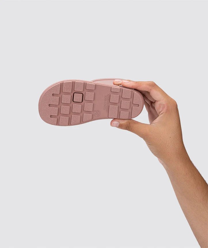 Igor Barefoot Yogi Rosa