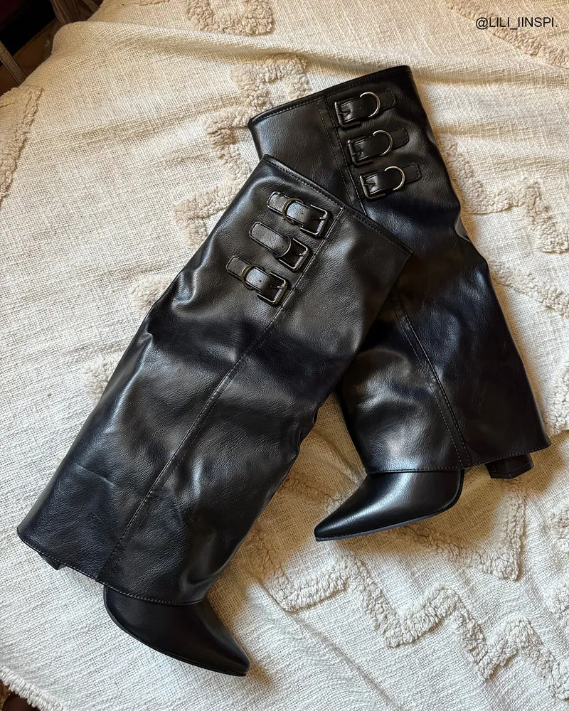 Bottes noires à talon carré et bout pointu
