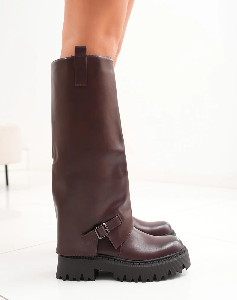 Bottes hautes femme bordeaux à revers avec semelle crantée et boucle