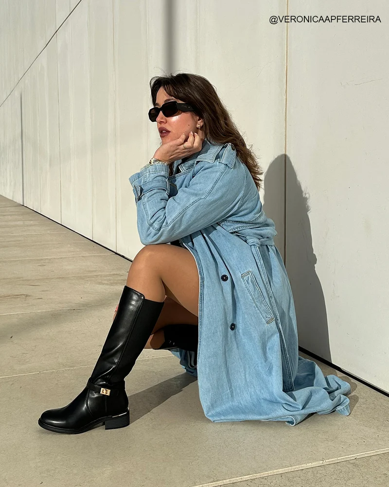 Bottes femme noires élégantes avec petit talon et détails dorés