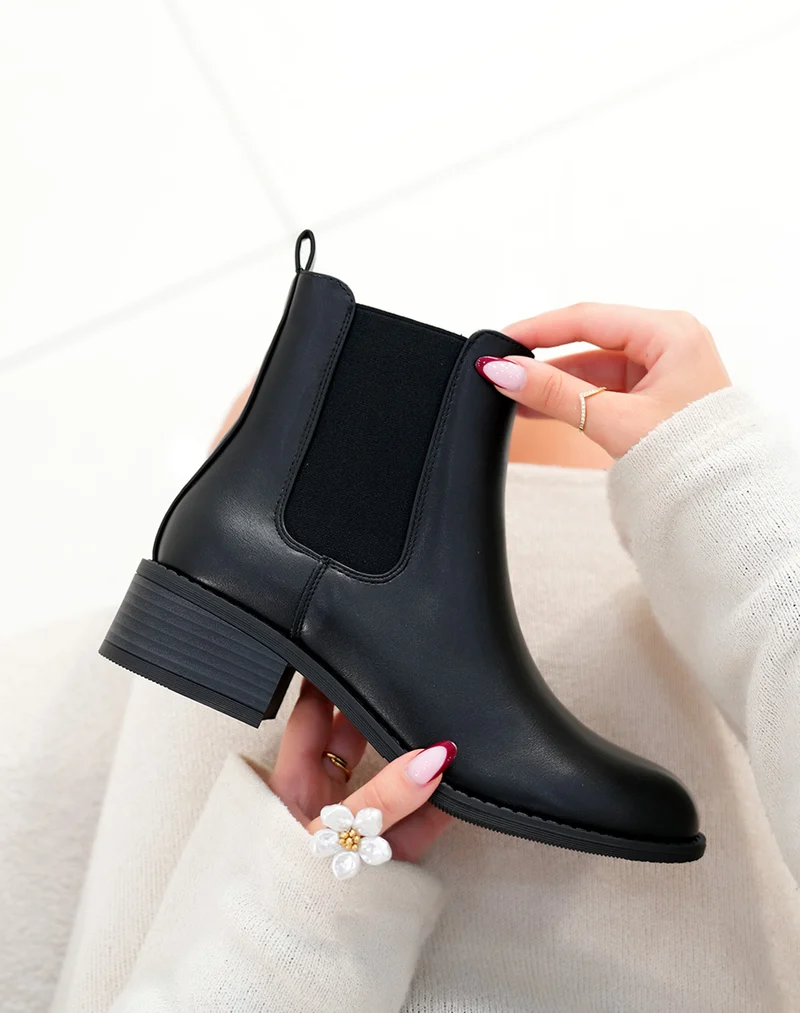Bottines femme noires élégantes avec talon épais style Chelsea