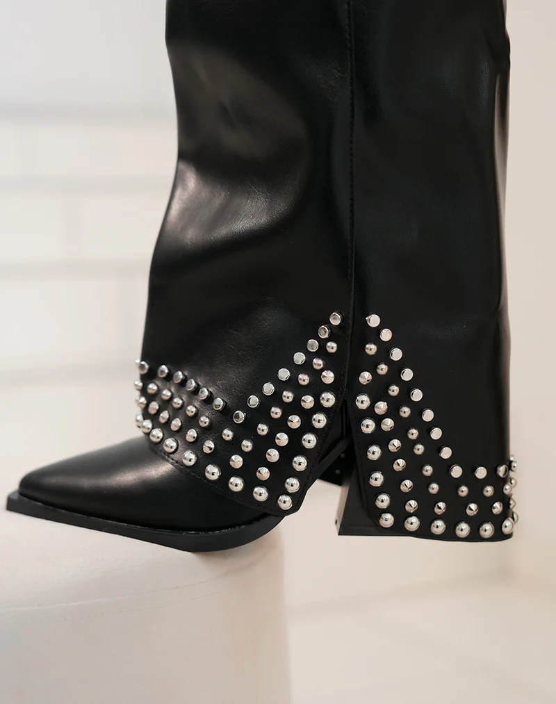 Santiags femme noires cloutées avec talon biseauté et tige haute