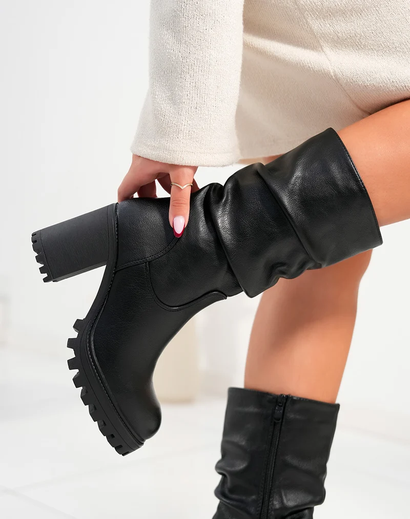 Bottines femme noires à effet plissé avec talon épais et semelle crantée