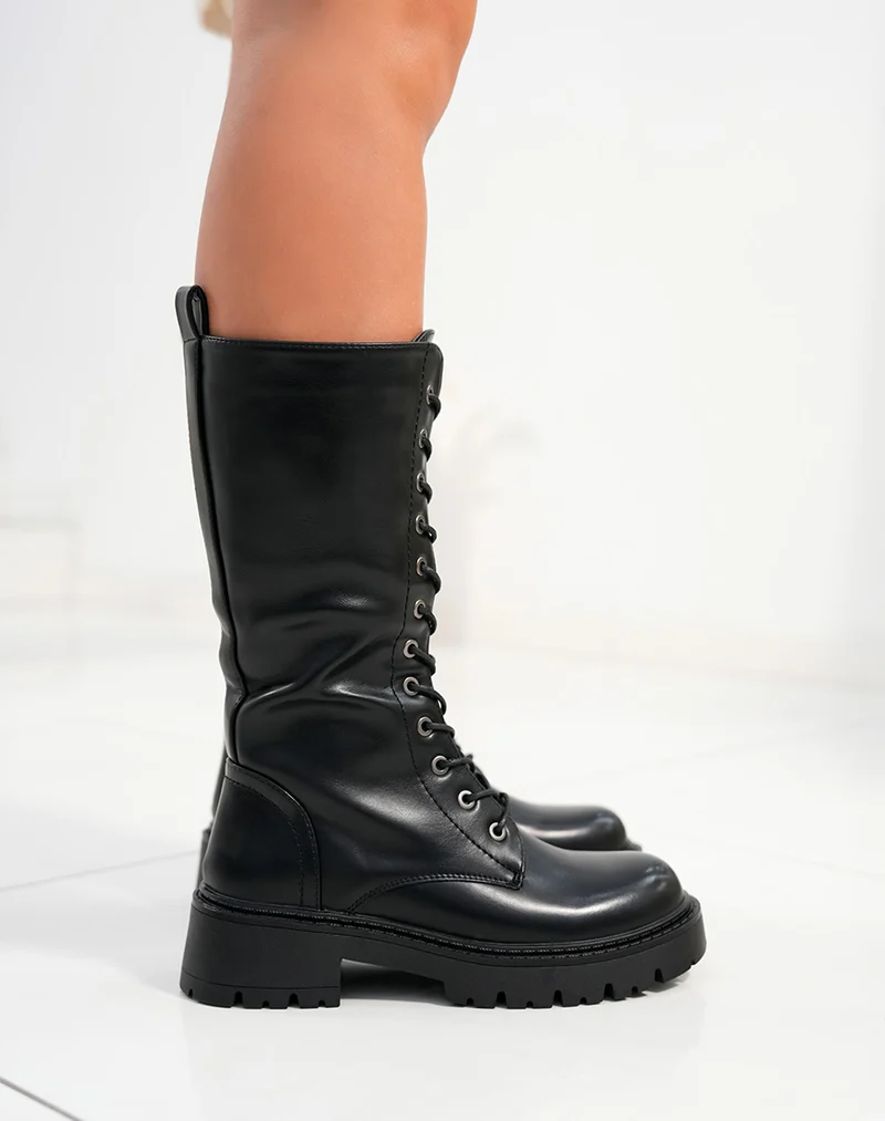 Bottes femme noires à lacets avec semelle épaisse crantée et intérieur fourré