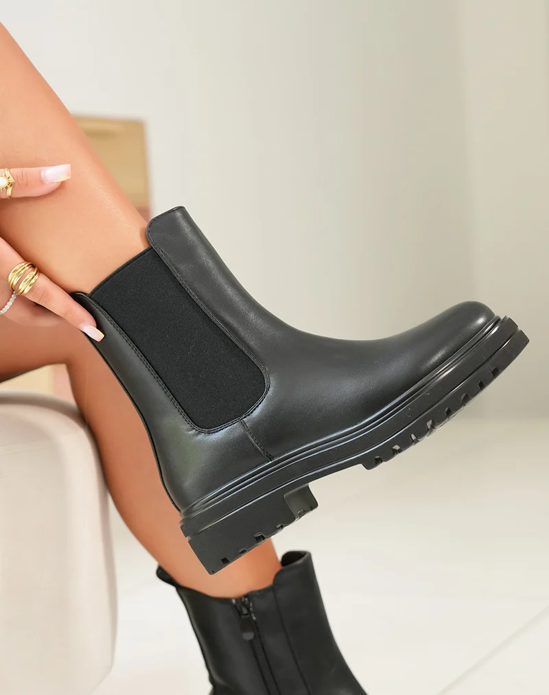 Bottines noires classiques avec fermeture éclair