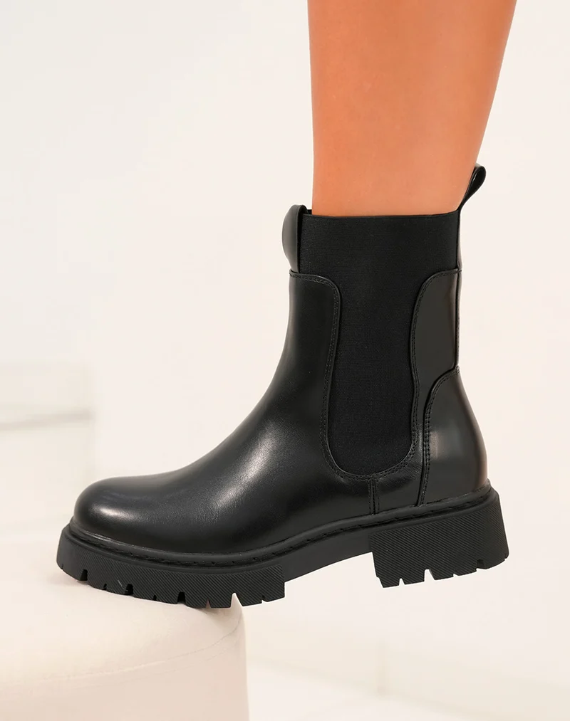 Bottines chelsea noire : Simplicité & style