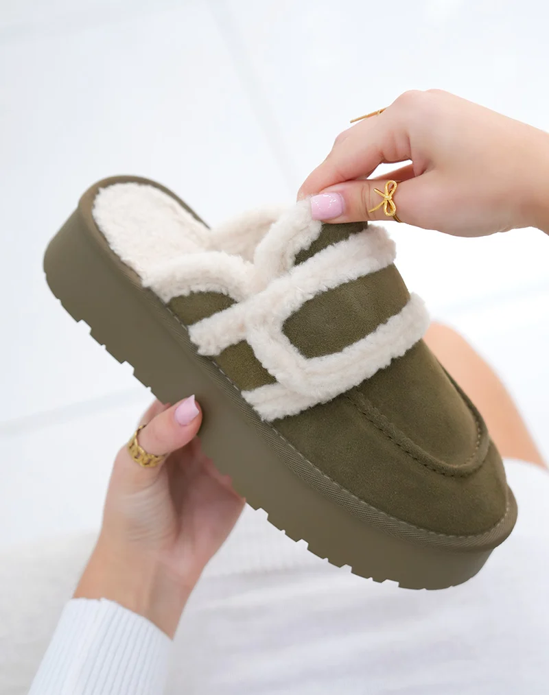 Mules femme kaki en suédine cuir fourrée à plateforme et semelle crantée