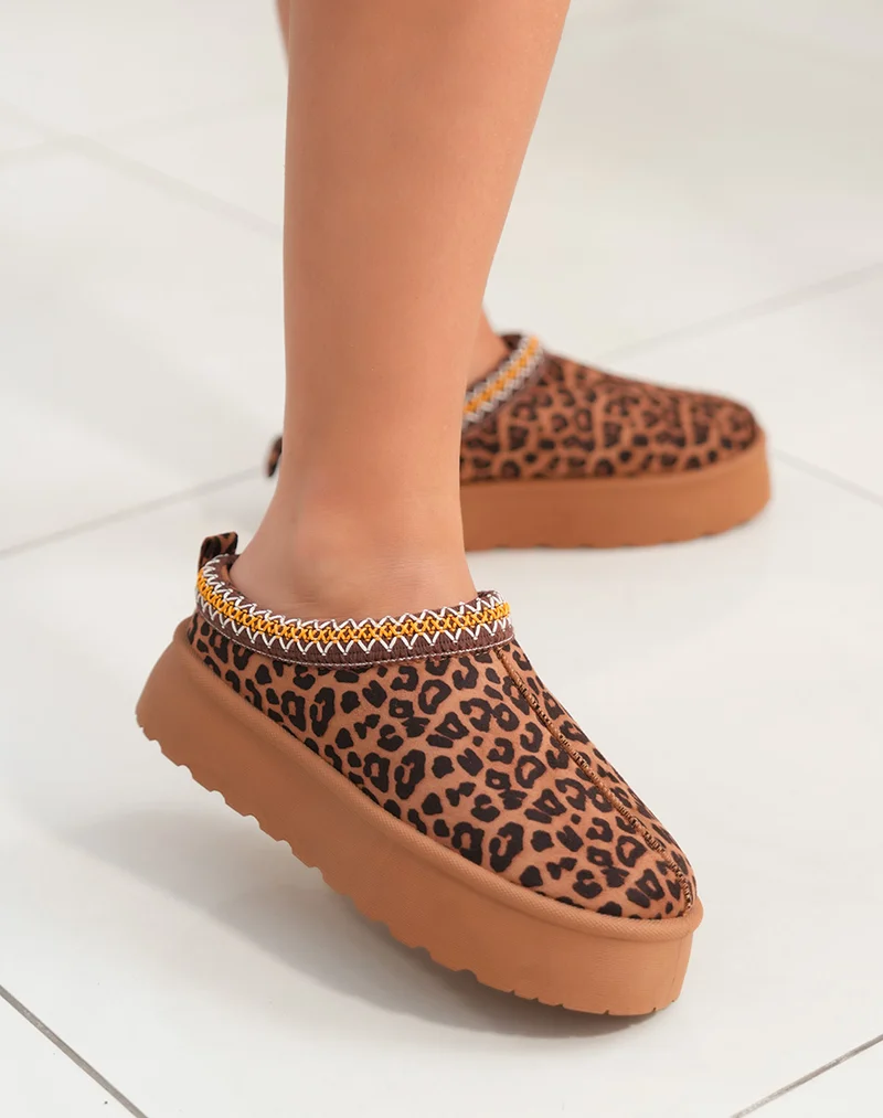 Mules fourrées marron effet léopard pour femme tendance et confortables