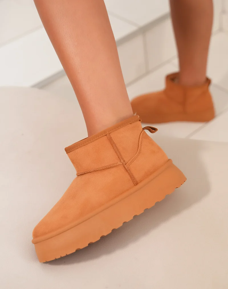 Bottines camel à plateforme fourrées