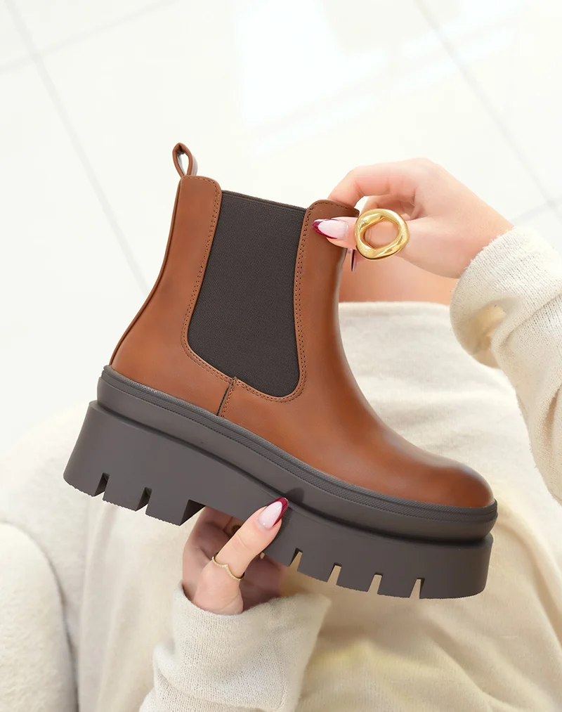 Bottines femme camel style Chelsea avec plateforme épaisse et semelle crantée