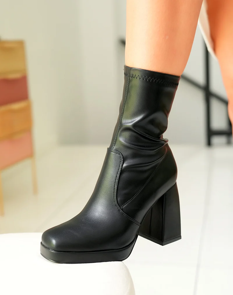 Bottines Noires Effet Chaussette Femme à Talon Haut Asymétrique