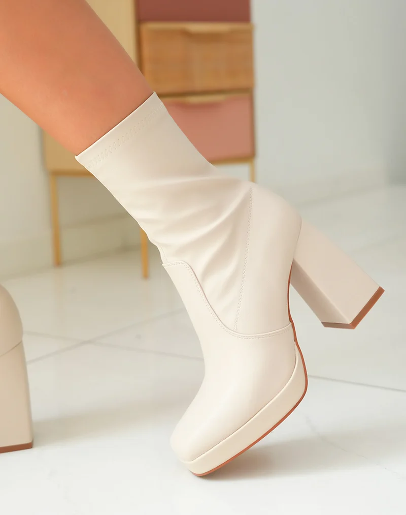 Bottines Beiges Effet Chaussette Femme à Talon Haut Asymétrique