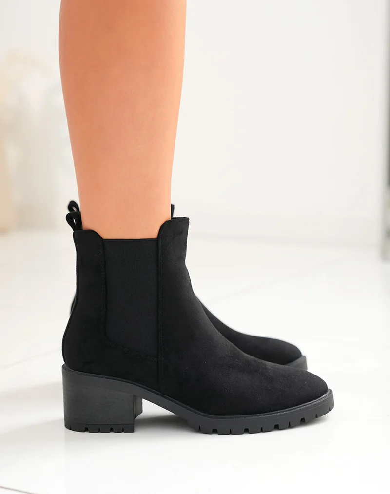 Bottines noires femme style chelsea en suédine
