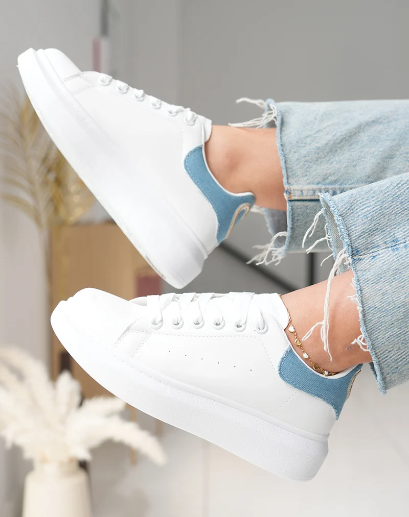 Baskets femme blanches tendance avec empiècement effet jean et détail doré