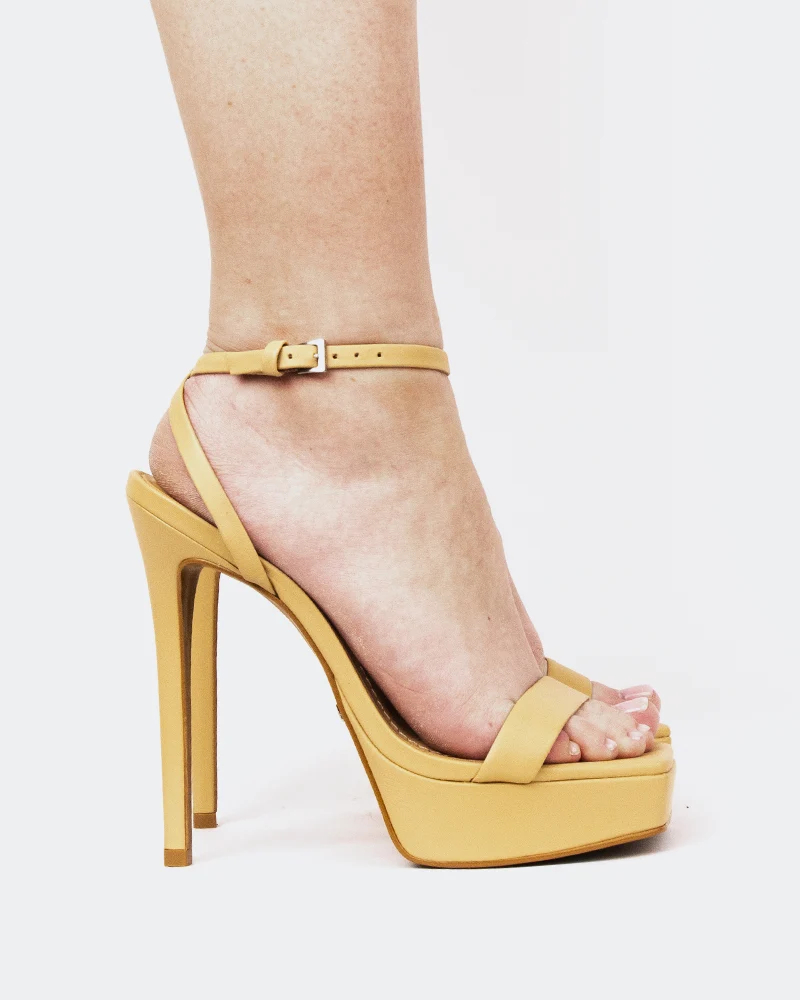 Anguila Camel Leather