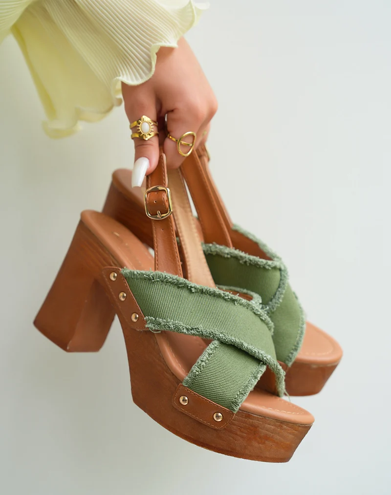 Sandales sabots femme kaki à bride entrecroisée et lanière ajustable camel