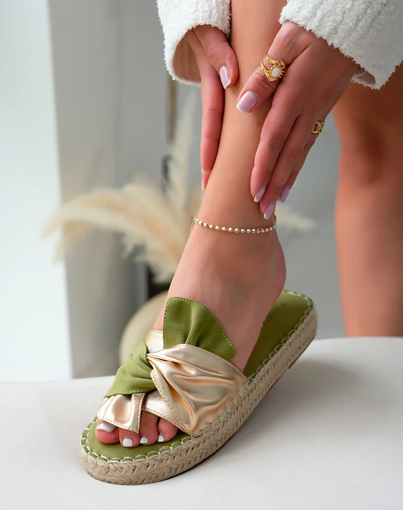 Mules Tendance en Suédine verte avec Semelle en Corde et Nœud Doré