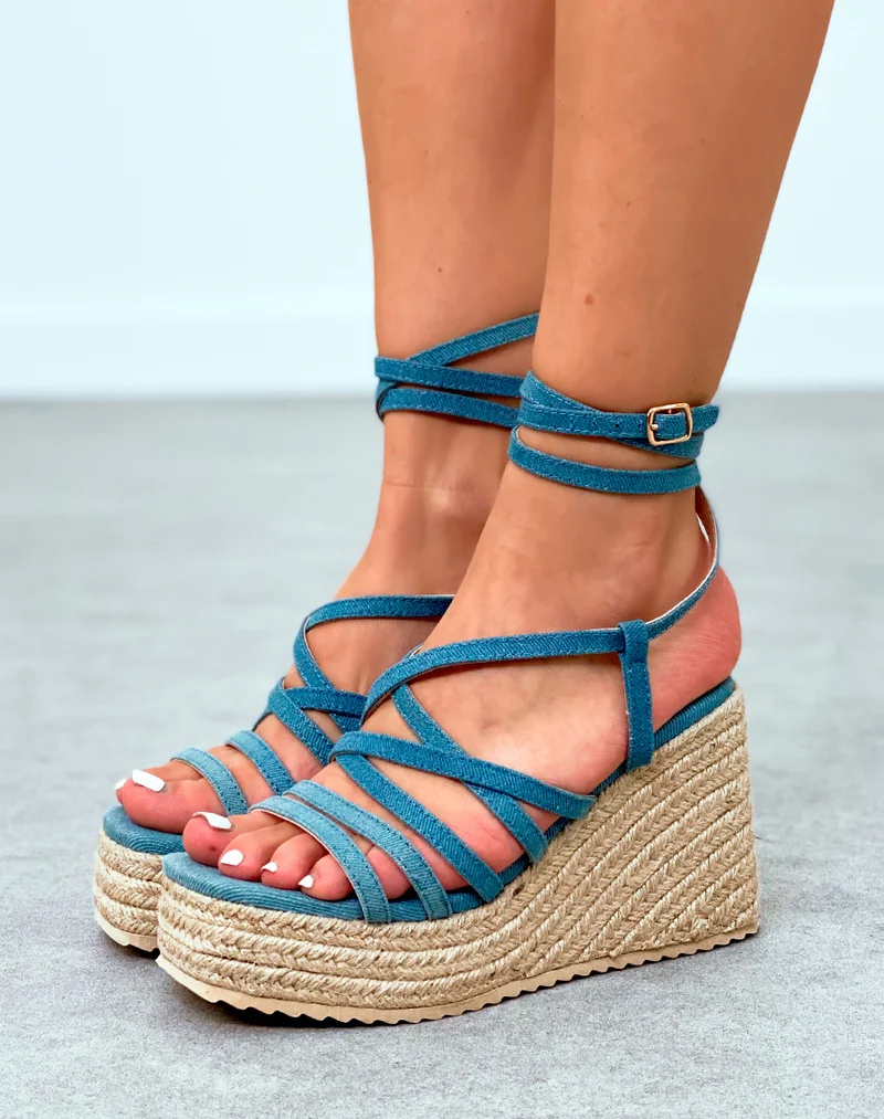 Sandales bleu jean compensés en corde avec multiples lanières