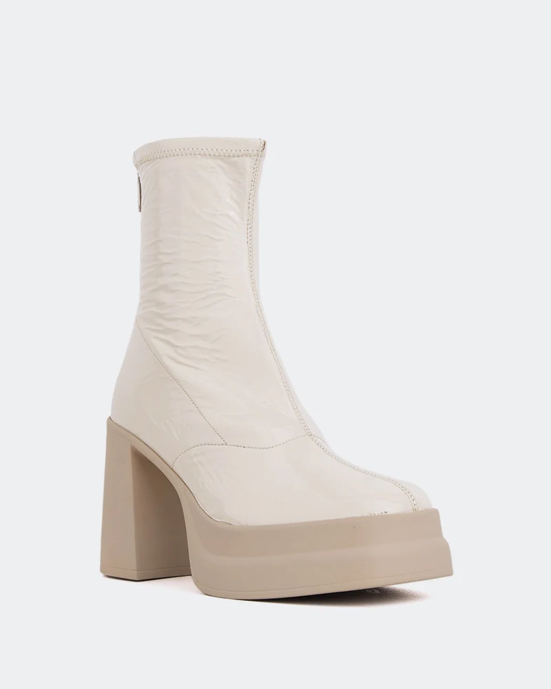 Voltera Off White Naplack Stretch