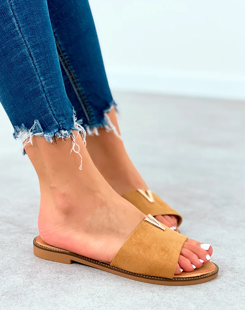 Mules camel en suédine à détail dorée pour femme