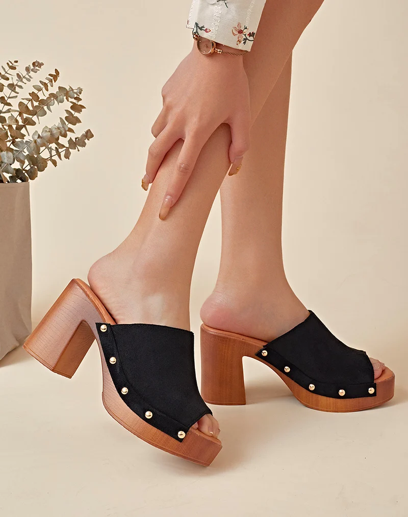 Mules sabots noires à talons carré en suédine