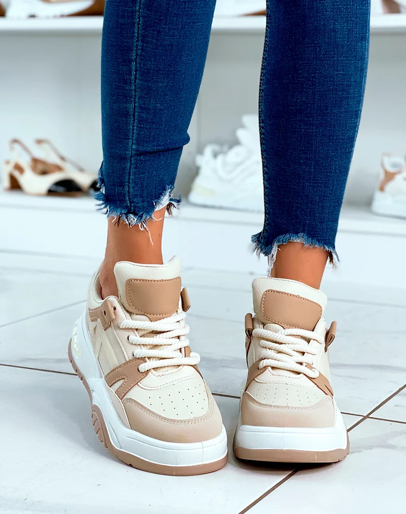 Baskets bi-couleur beige et blanc à motif et à lacets effet corde