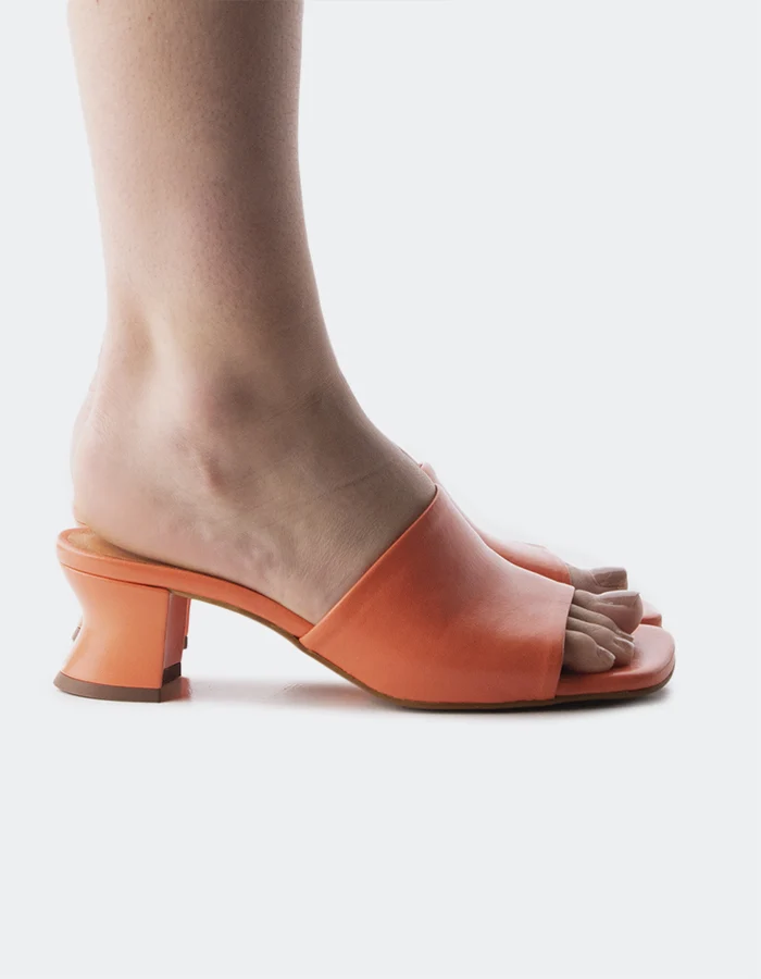 Pico Coral Leather