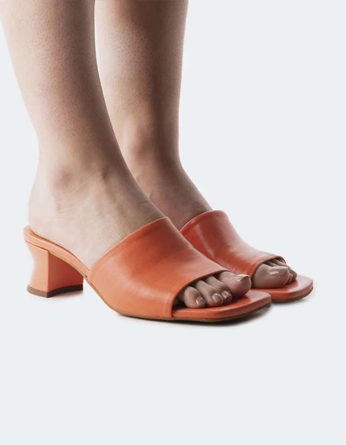 Pico Coral Leather
