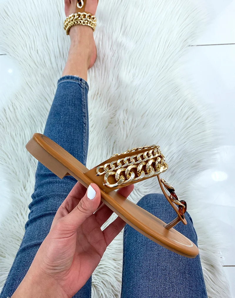Mules à entredoigt camel avec chaines dorées