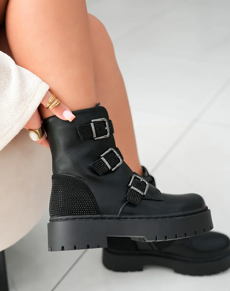 Bottines Femme Noires à Semelle Géante et Sangles Strassées