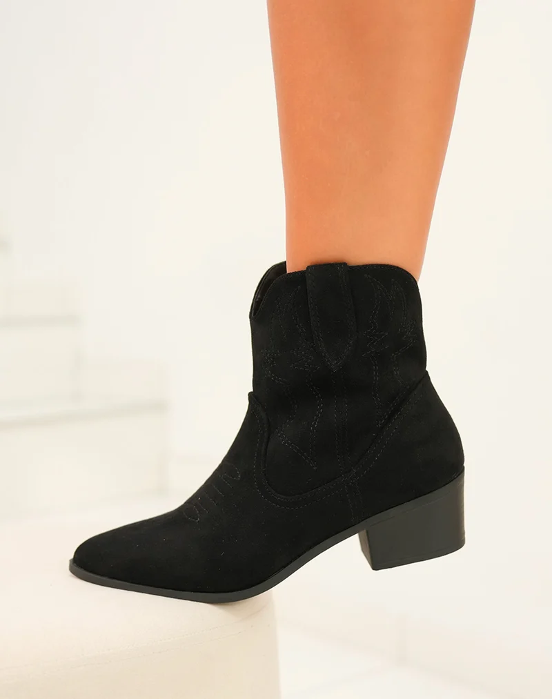 Bottines style santiag en suédine noire