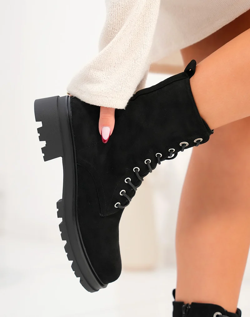 Bottines montantes à lacets noires en suédine avec détails argentés