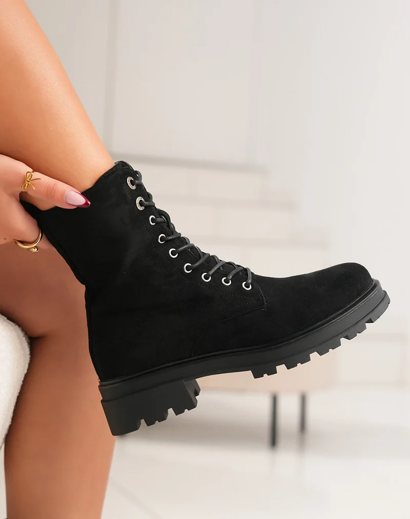 Bottines montantes à lacets noires en suédine avec détails argentés