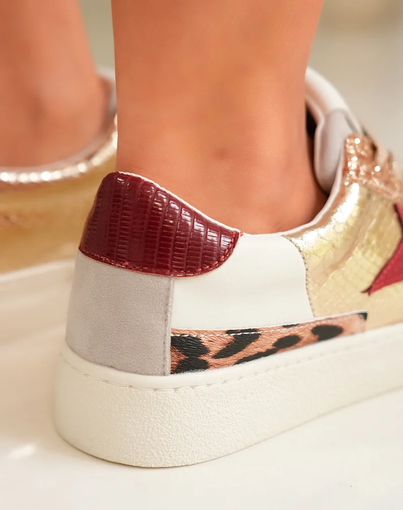 Basket femme blanche et dorée chic avec étoile bordeaux