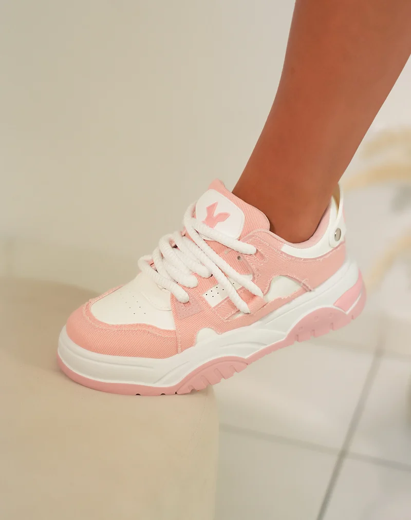 Baskets femme rose et blanche tendance effet déchiré à lacets corde