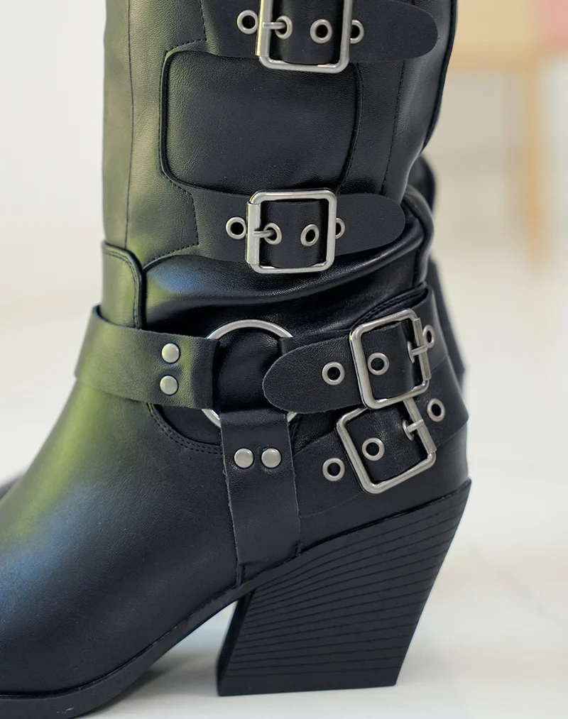 Bottes noires lisses à multiples lanières style cow-boy