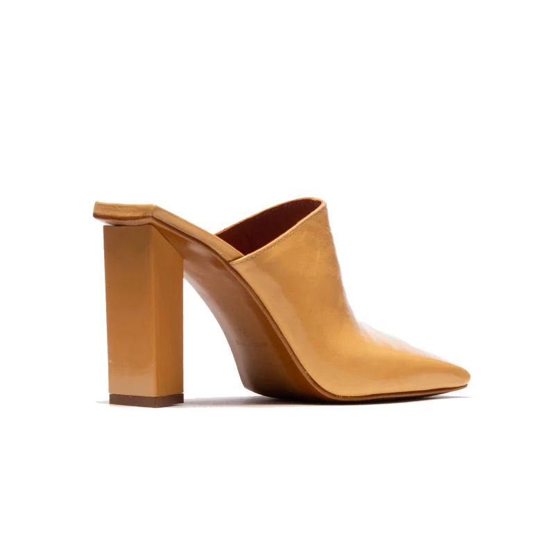 Loutro Nude Leather