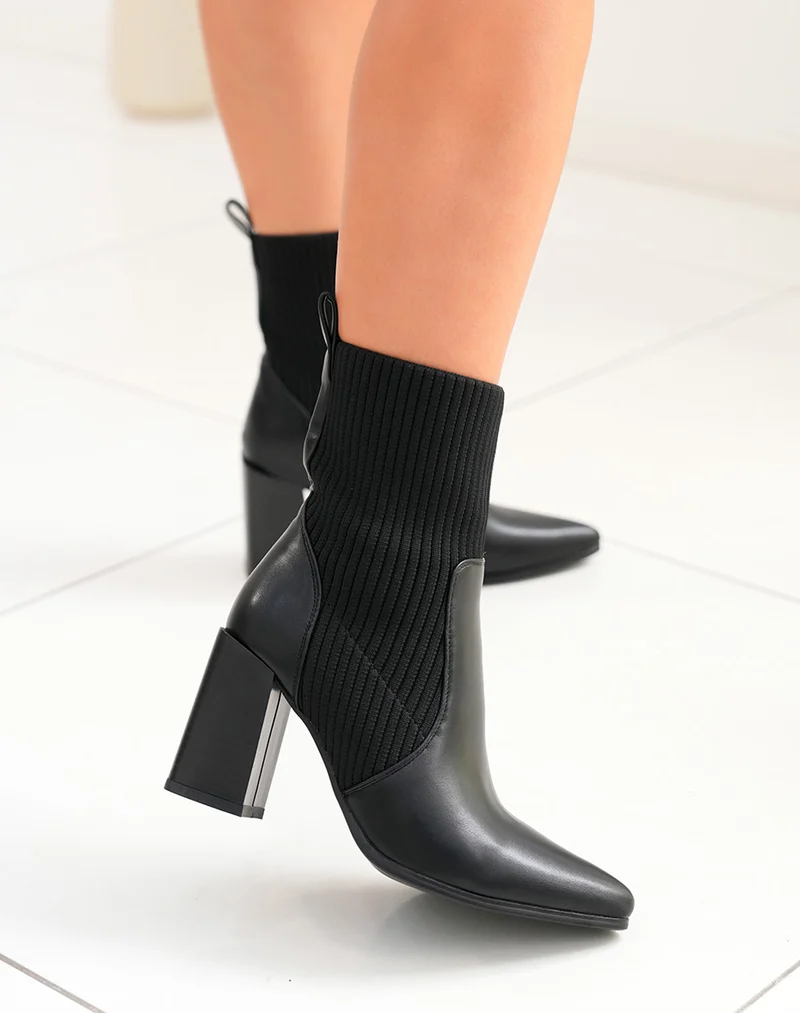 Bottines Noires à Talon avec Effet Chaussette et Bout Pointu