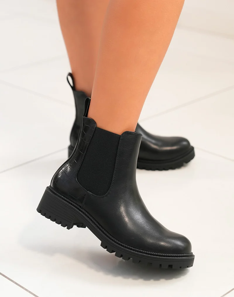 Bottines noires basses avec effet croco