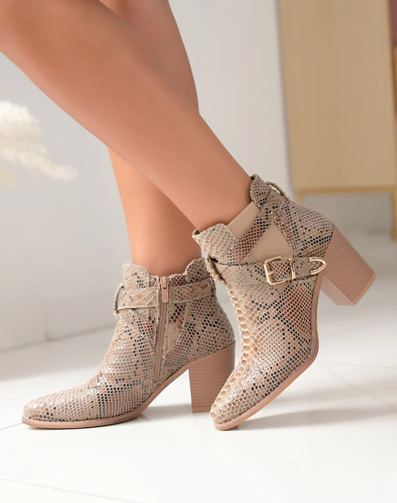 Bottines Femme à talon motif serpent et détails croisés