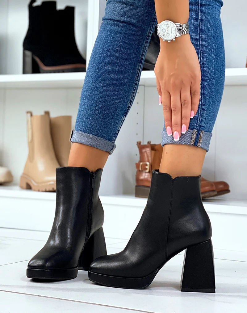 Bottines basses noires à talon épais carré