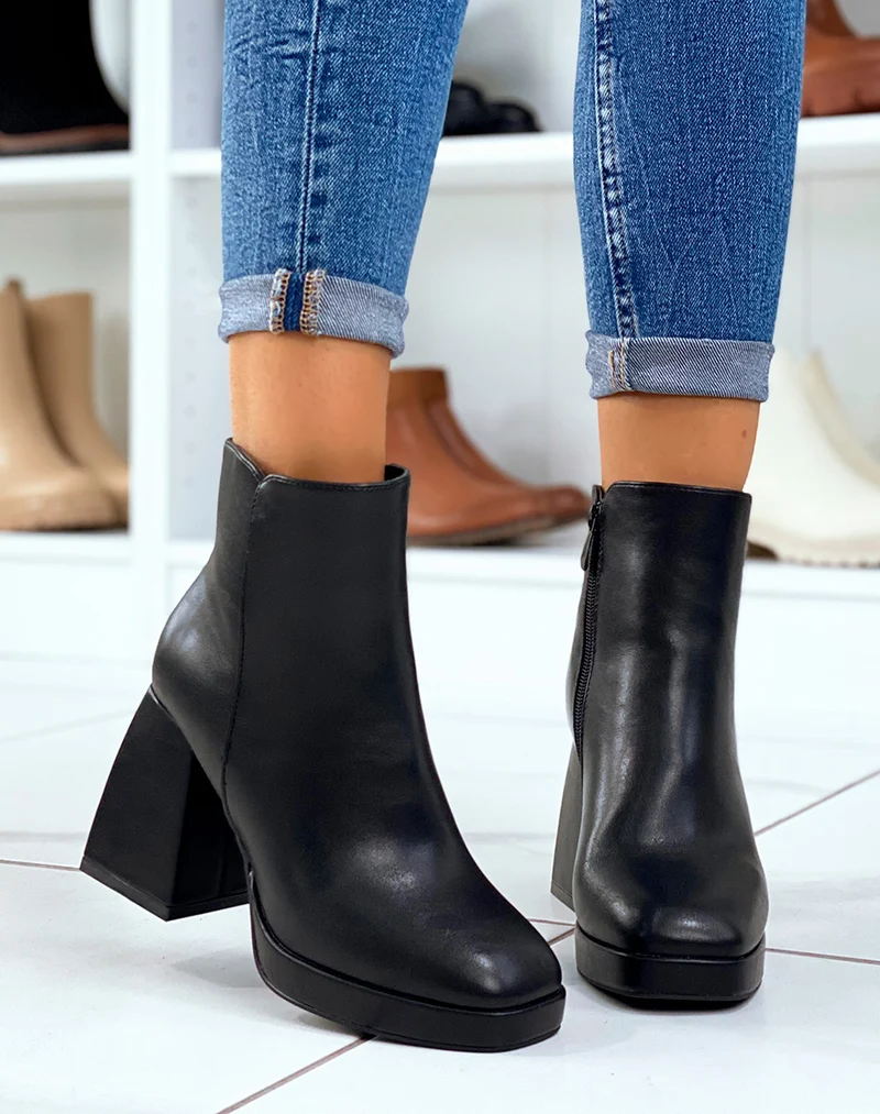 Bottines basses noires à talon épais carré