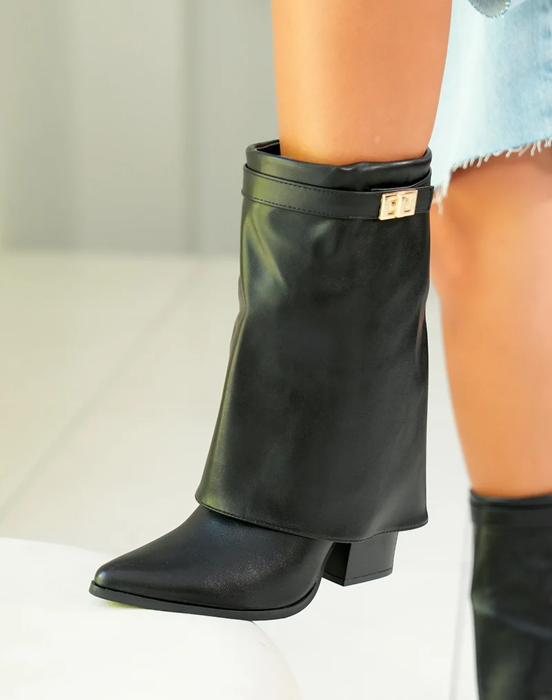 Bottines femme noires à talons carrés avec détail doré et tige repliée