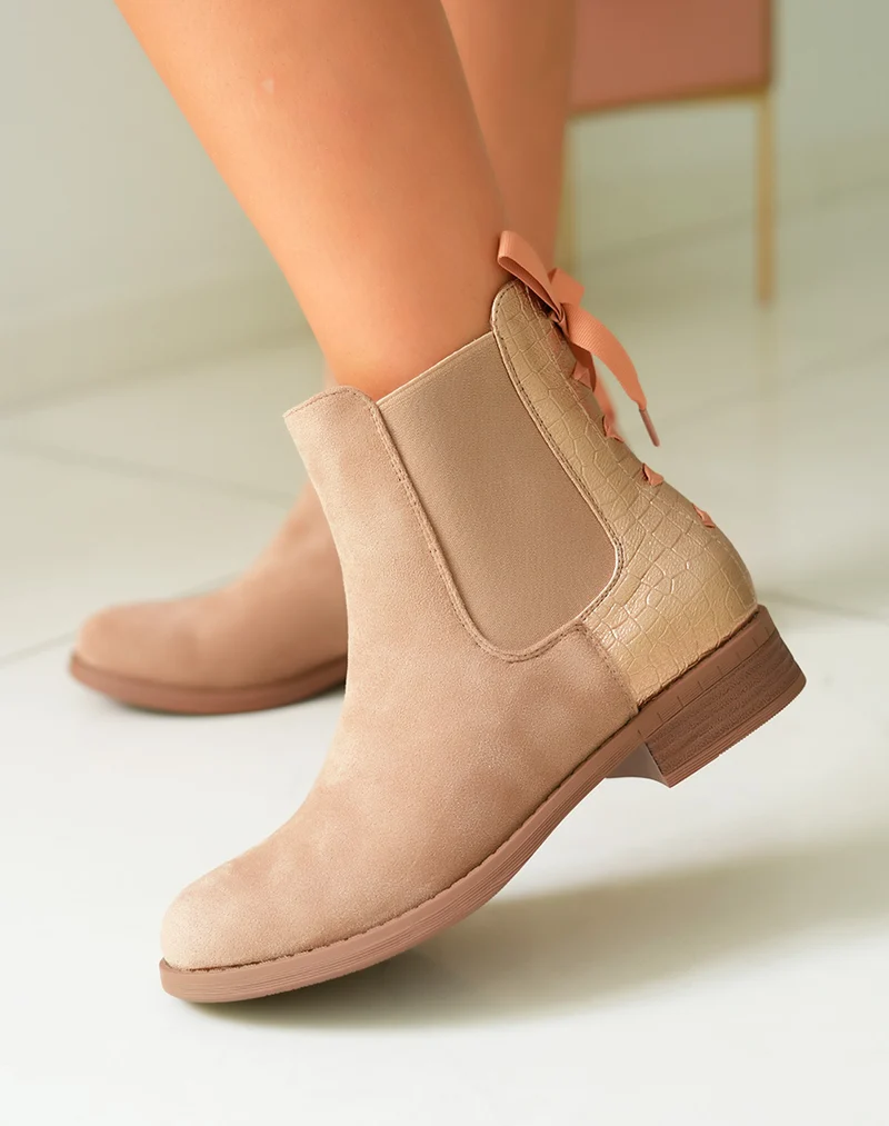 Bottines Bi-Matière en Suédine Taupe à Petit Talon pour Femme