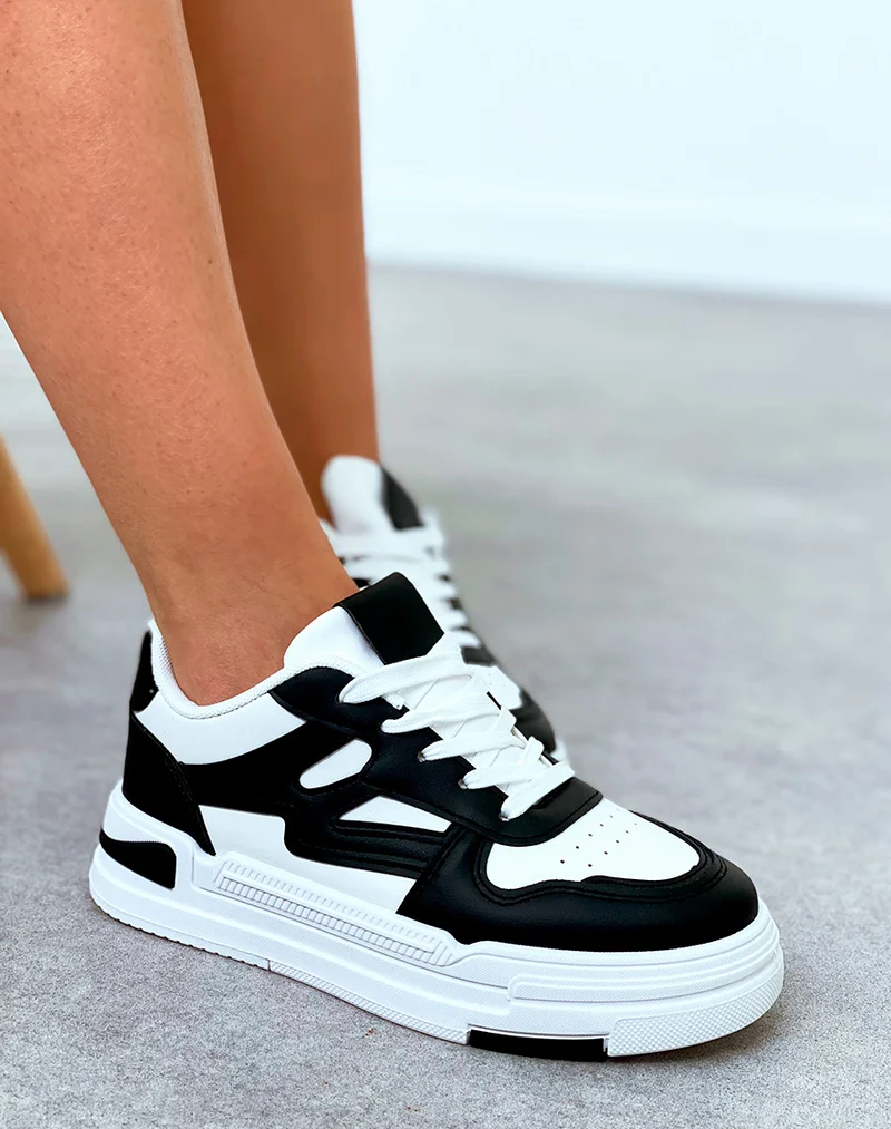 Baskets femme bi-couleurs noires et blanche à lacets