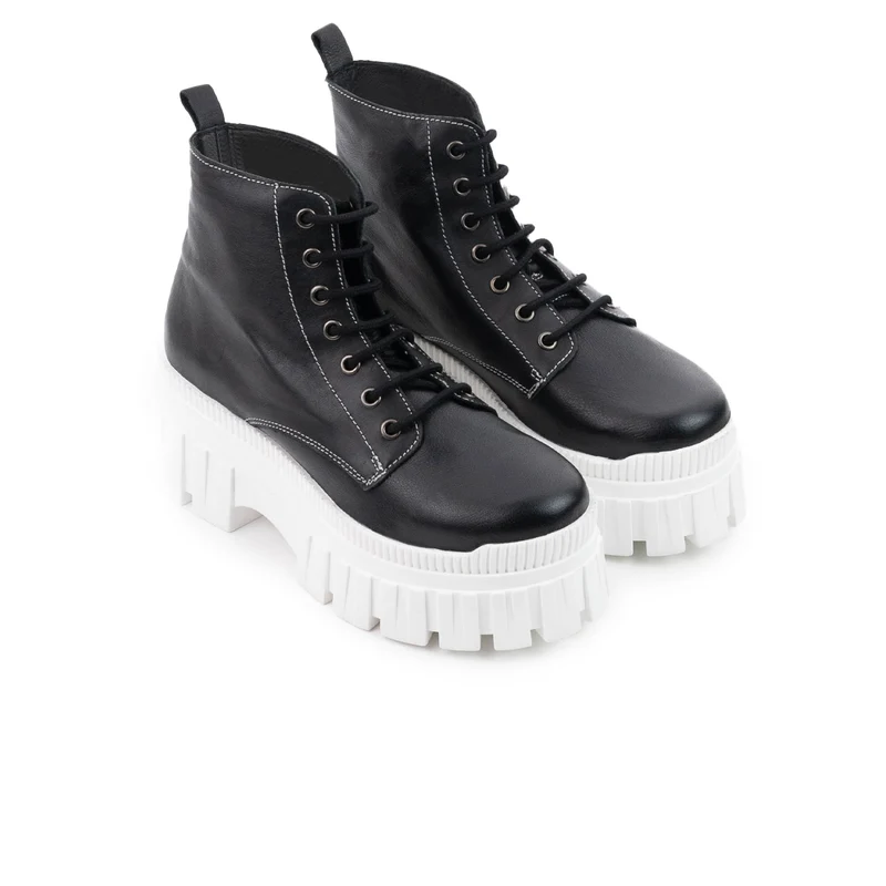 Hufflepuff Black Leather/White Sole